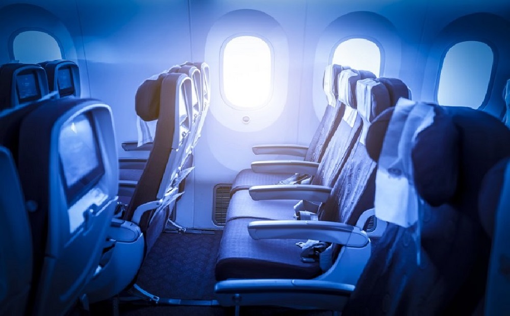 Пассажира авиарейса Актау-Алматы обвинили в домогательствах к девочке